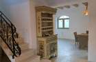 Casă cu 4 camere cu Teren 300 Mp în Tractorul - 27
