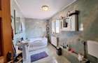 Vila 4 camere, garaj, utilata, Bacau,Cartierul CFR