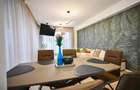 Apartament cu 3 camere decomandat în Tractorul - 9