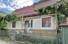 Casă cu 4 camere în Ferestrău-Oituz - 1