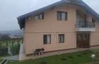 Casă cu 4 camere în Central - 2