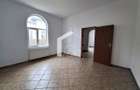 Casa cu 4 camere, zona Central - 6