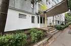 Apartament cu 3 camere semidecomandat în Central - 1