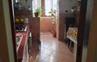 APARTAMENT 2 CAMERE DE VANZARE 49 MP ETAJ 3 Se vinde apartament cu 2 camere, decomandat, confort 1, cu suprafata de 49 mp, situat la etajul 3.