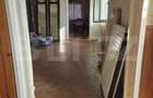 Casa cu 3 camere, zona 7 Noiembrie - 8
