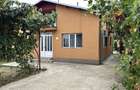 Casă cu 4 camere decomandat în Strejnicu - 1