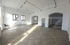 Spatiu comercial, 89 mp, front stradal 15 m, Str. Revolutiei - 1