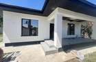 Casă cu 4 camere cu Teren 400 Mp în Amara - 6