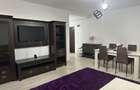 Inchiriez apartament 2 camere, bucatarie separata, disponibil loc de parcare