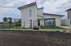 Inchiriez vila cu 5 camere, 2 bai,curte 430 mp,ratb 3 minute - 4