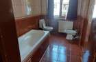 Casă individuală cu 11 camere cu Canalizare în Central - 13