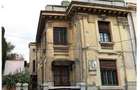 Casă cu 10 camere cu Teren 220 Mp în Capitale - 1