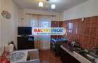 Apartament cu 3 camere decomandat în Rahova - 2