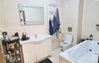 Apartament cu 3 camere decomandat în Tractorul - 12