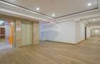 Apartament cu 4 camere decomandat în Tractorul - 31
