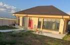 Casă cu 3 camere cu Canalizare în Domnești - 1