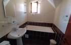 Casă individuală cu 10 camere cu Canalizare în Glina - 18