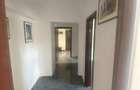 Central,B dul.Unirii, colt cu B-dul. Mircea Voda,Ap.2 cam. - 3