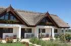 Casă cu 5 camere cu Teren 2565 Mp în Chilia Veche - 1