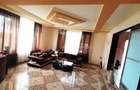 Casă cu 7 camere cu Teren 400 Mp în Domnești - 2