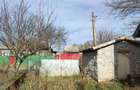 Vand teren intravilan cu casa batraneascsa - 1