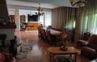Casă cu 7 camere cu Teren 600 Mp în Bucium - 2