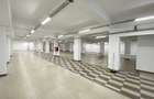 Spațiu comercial, de 750 mp, în Central - 4