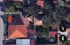 Vand casa cu 2 cladiri , curte si 2 intrari - 5