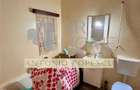 Casă cu 3 camere cu Teren 260 Mp în Central - 13