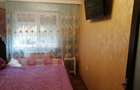 Vand apartament cu 3camere etaj 1 mobilat zona alunisi este izolat zona linistit - 2