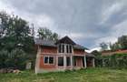 Casă cu 5 camere cu Teren 1067 Mp în Central - 2
