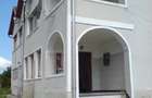 Casă individuală cu 5 camere cu Teren 6500 Mp în Băcia - 1