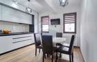 Apartament cu 3 camere decomandat în Tractorul - 2
