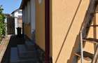 Vand casa, anexe gospodaresti si gradina