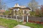 Casa boiereasca cu 3 camere, teren 1500mp + gradina 500mp - 1
