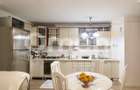 Vând apartament 3 camere | Zonă centrală - 1