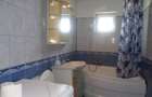 Apartament 2 camere, termoteca, geam la baie, bucatarie spatioasa