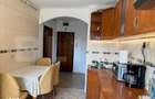 1 camera decomandata de inchiriat intr-un apartament cu 4 camere, zona - 8