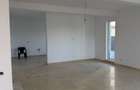 Spatiu comercial de inchiriat, parcare inclusa - 12
