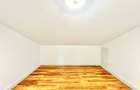 Apartament cu 3 camere decomandat în Tractorul - 12