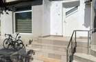 Apartament de vanzare, cu 3 camere, zona centrala - 1