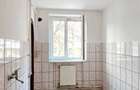 Apartament 3 camere decomandate, etaj 1,cu loc de parcare si boxa, Cl.Romanului - 11