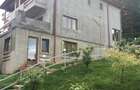 Casă cu 6 camere cu Teren 1000 Mp în Soveja - 10