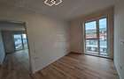 Apartament cu 3 camere semidecomandat în Central - 2