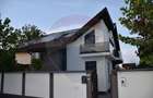 Casa / Vila cu 5 camere de vanzare - 1