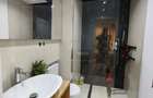 Apartament 3 camere, etaj 2, zona ultracentrala, bloc nou, - 2