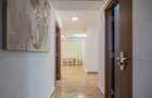 Apartament cu 3 camere decomandat în Tractorul - 21