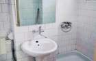 Apartament cu 4 camere semidecomandat în Victoriei
