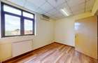 Spațiu comercial, de 440 mp, în Jiului - 30