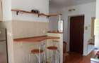 Inchiriez apartament cu 2 camere, decomandat, situat la etajul 1 al unui bloc aflat in imediata apropiere a Parcului Sebastian. - 4